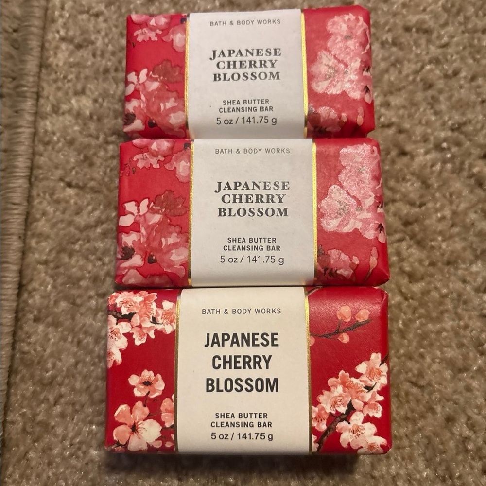 Bath & Body Works Japanese Cherry Blossom Shea Butter Cleansing Bar - Red